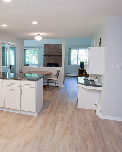 Kitchen-Vinyl-Wood-and-tile-backsplash-2